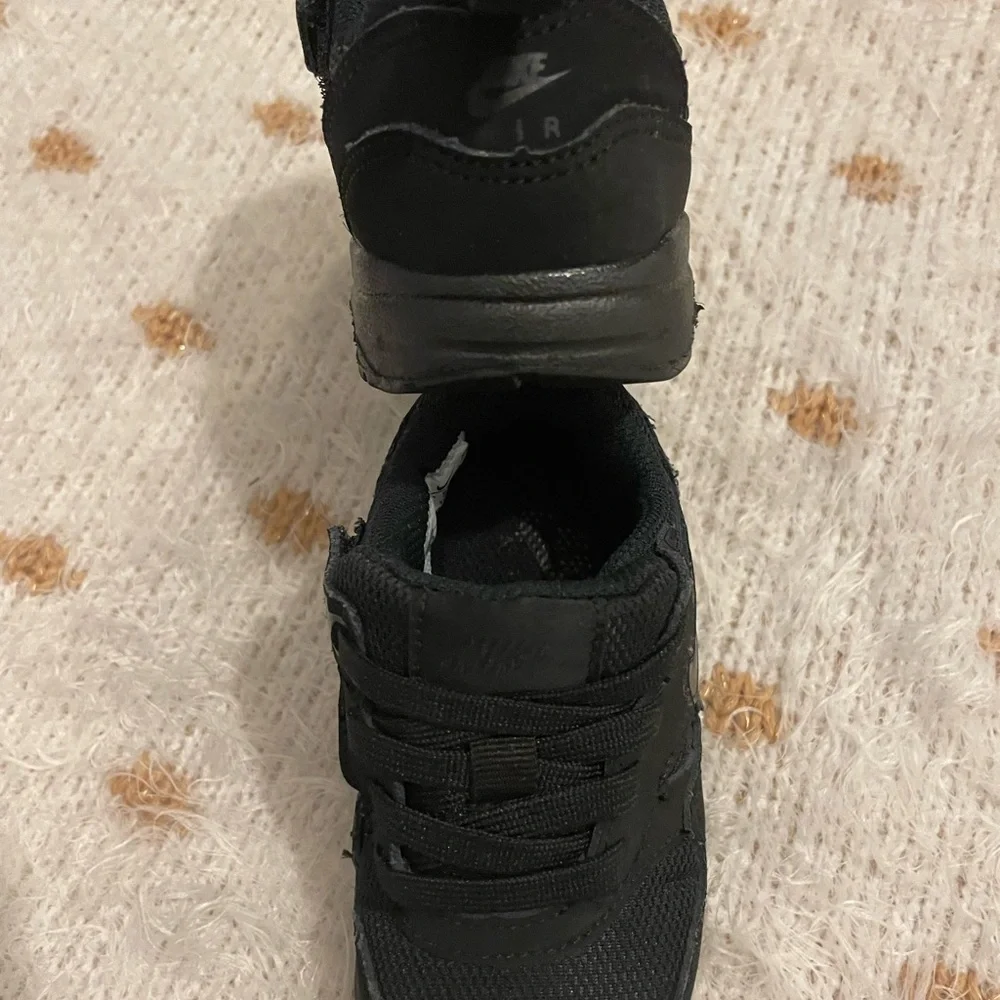 NIKE AIR Baby Walker Shoes with Smooth Upper